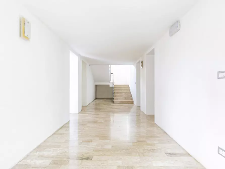 Immagine 19 di Villa in vendita  in Via Rossini a Caerano Di San Marco