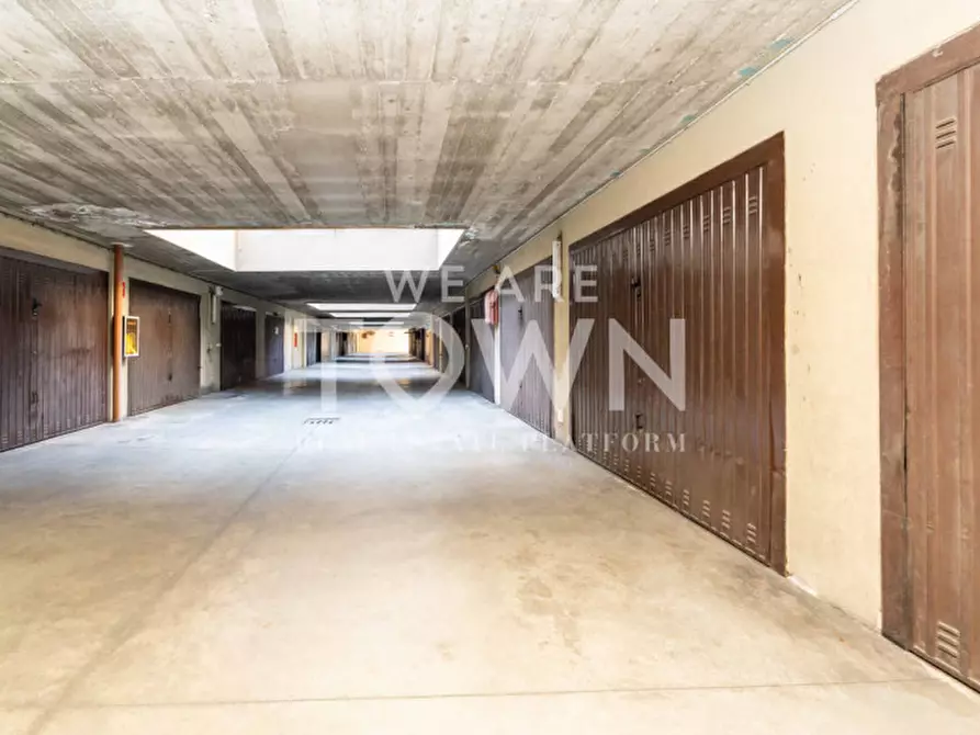 Immagine 43 di Appartamento in vendita  in Via Angelo Farina 25 a Villasanta
