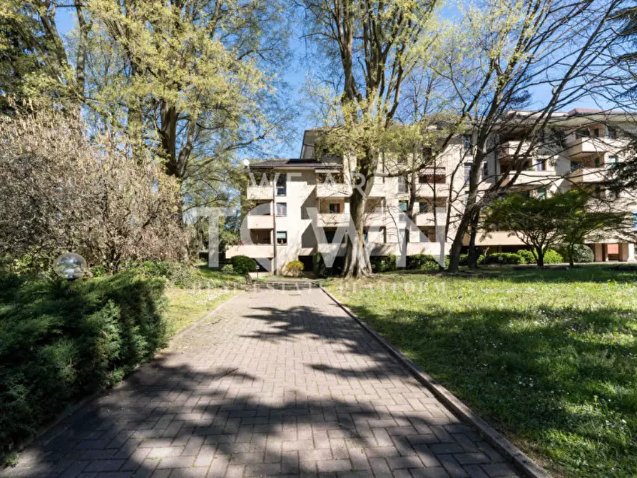 Immagine 50 di Appartamento in vendita  in Via Angelo Farina 25 a Villasanta