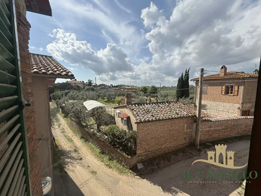 Immagine 9 di Villetta a schiera in vendita  a Castiglione Del Lago