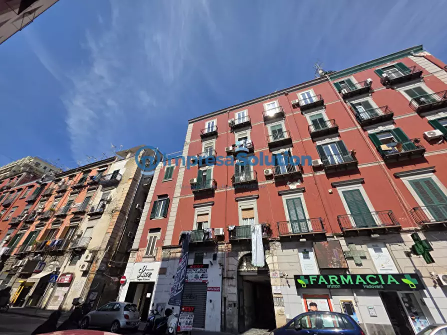 Immagine 6 di Negozio in affitto  in Via Piedigrotta a Napoli