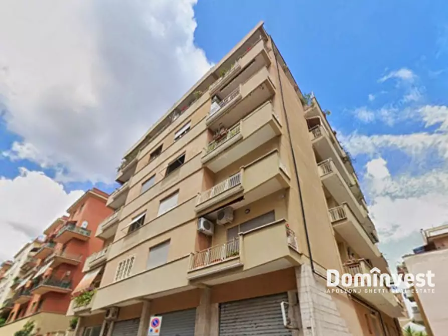 Immagine 1 di Appartamento in vendita  in Via Laura Mantegazza a Roma
