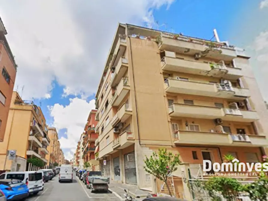 Immagine 2 di Appartamento in vendita  in Via Laura Mantegazza a Roma