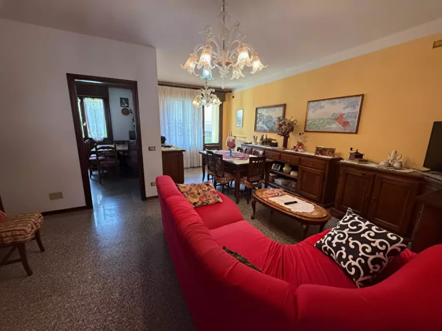 Immagine 1 di Villetta a schiera in vendita  a Mirano