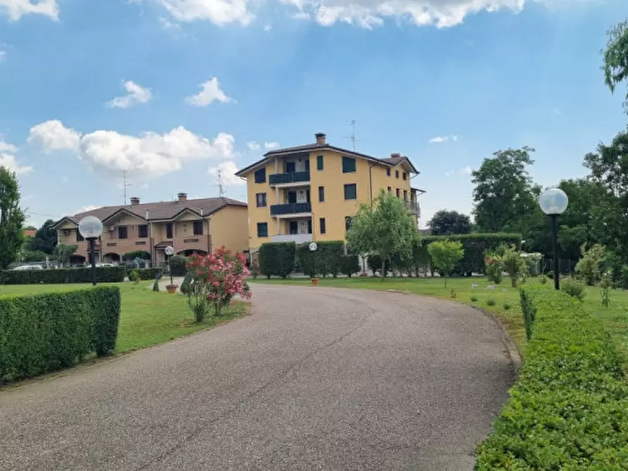 Immagine 1 di Appartamento in vendita  in Viale Leonardo da Vinci a Reggiolo