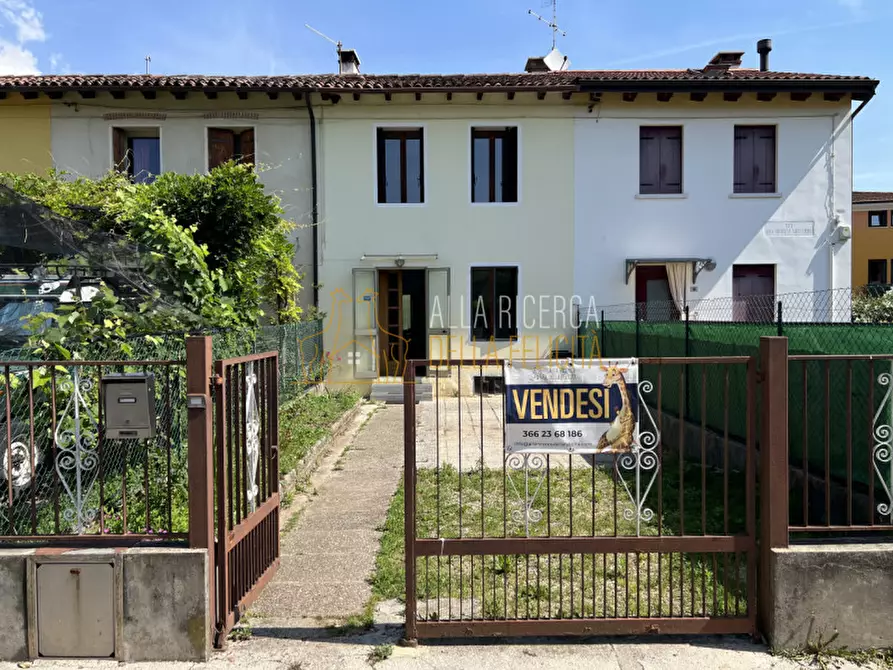 Immagine 1 di Villetta a schiera in vendita  in Via Don Michele Saccardo 16 a Schio