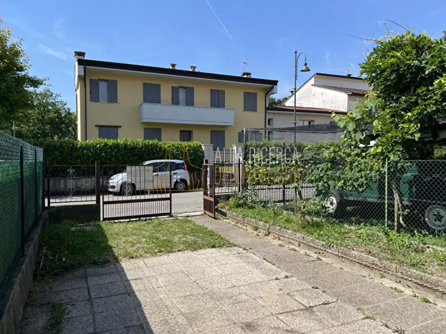 Immagine 3 di Villetta a schiera in vendita  in Via Don Michele Saccardo 16 a Schio