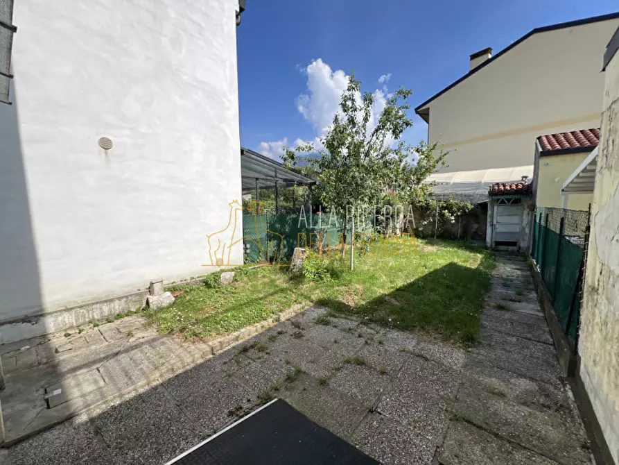 Immagine 9 di Villetta a schiera in vendita  in Via Don Michele Saccardo 16 a Schio