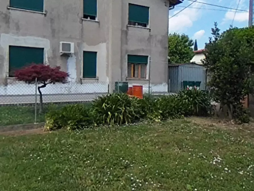 Immagine 2 di Casa bifamiliare in vendita  in Via Caltana, 116 a Mirano