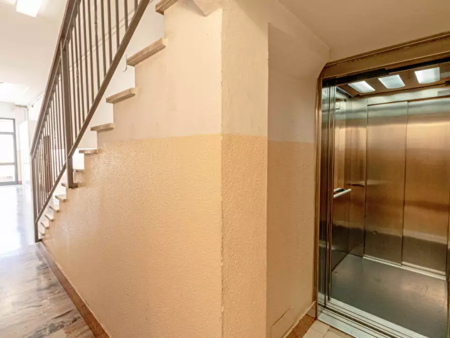 Immagine 4 di Appartamento in vendita  in Via Bartolomeo Provaglia a Bologna