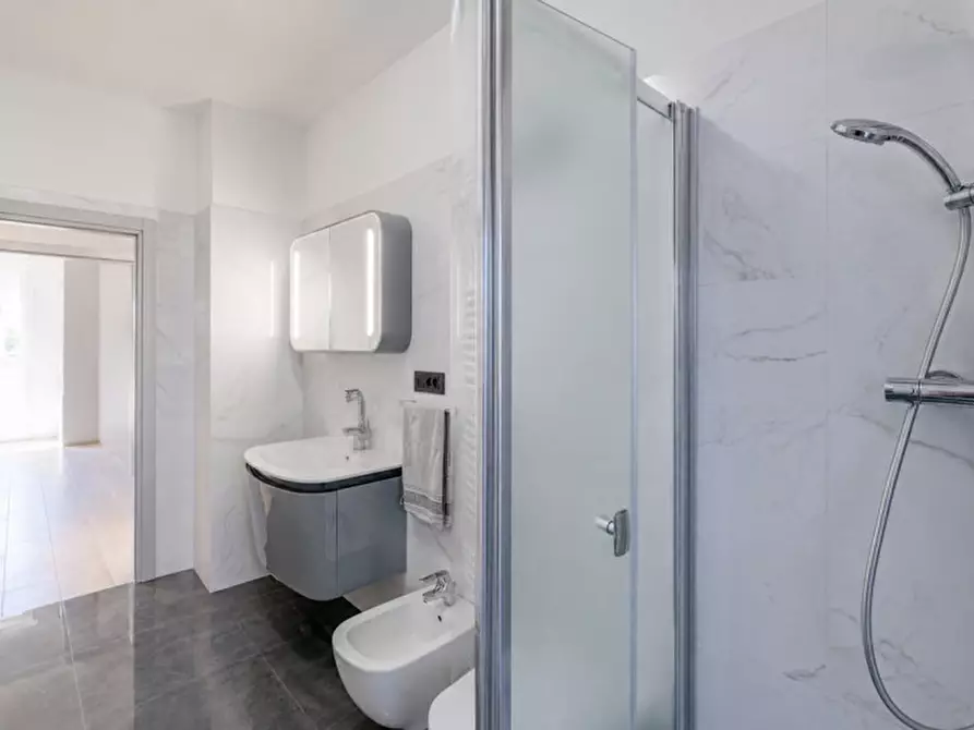 Immagine 11 di Appartamento in vendita  in VIA MILANO 21 a Bologna
