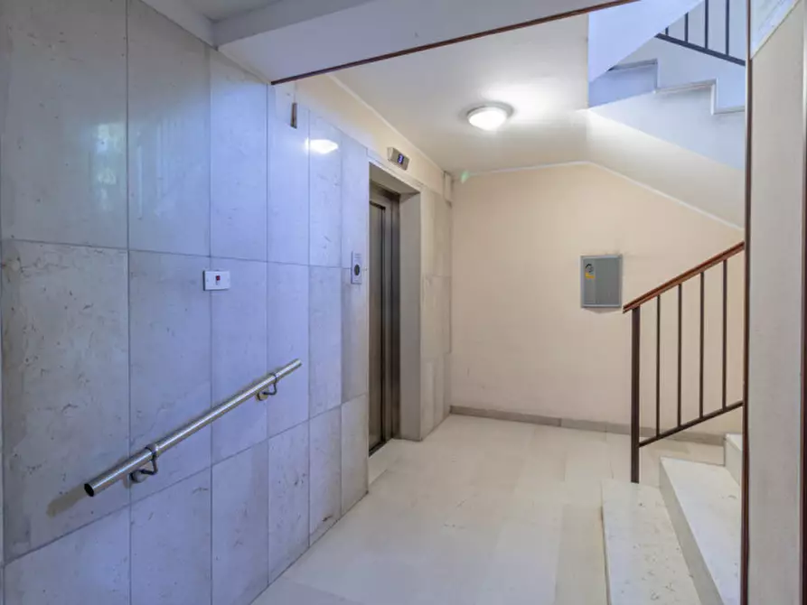Immagine 25 di Appartamento in vendita  in VIA MILANO 21 a Bologna