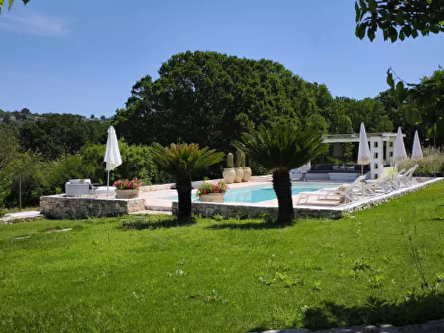 Immagine 11 di Rustico / casale in vendita  a Fasano