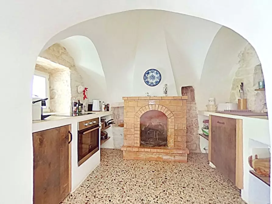 Immagine 49 di Rustico / casale in vendita  a Fasano