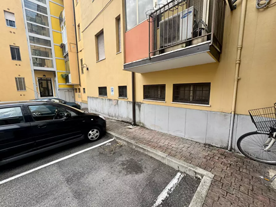 Immagine 6 di Cantina in affitto  a Verona