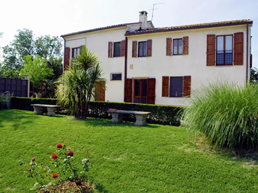 Immagine 2 di Rustico / casale in vendita  a Senigallia