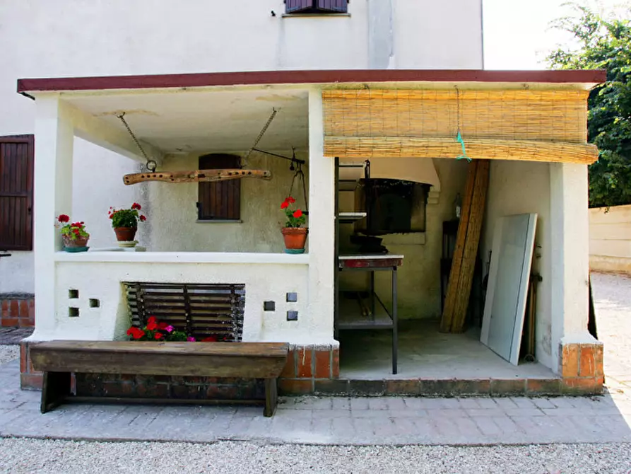 Immagine 6 di Rustico / casale in vendita  a Senigallia