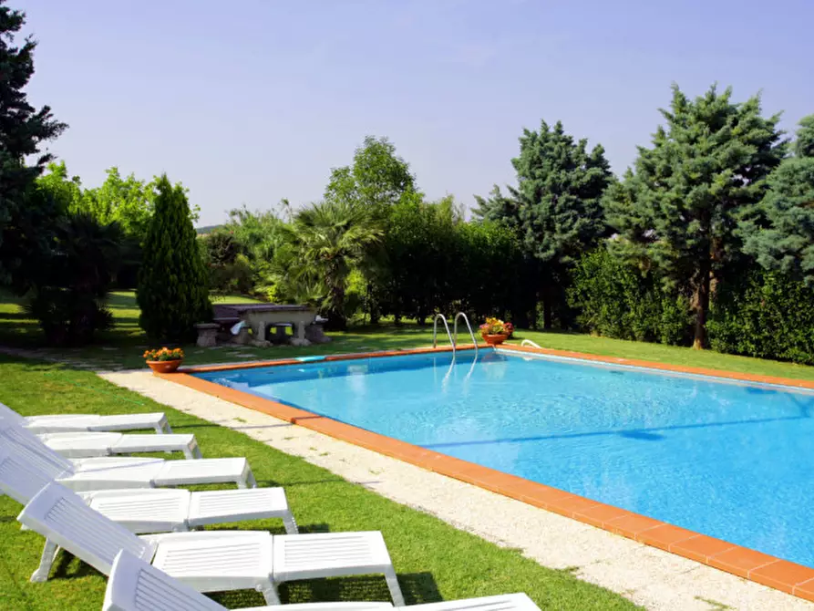 Immagine 8 di Rustico / casale in vendita  a Senigallia