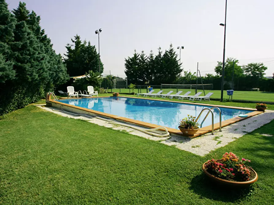 Immagine 10 di Rustico / casale in vendita  a Senigallia