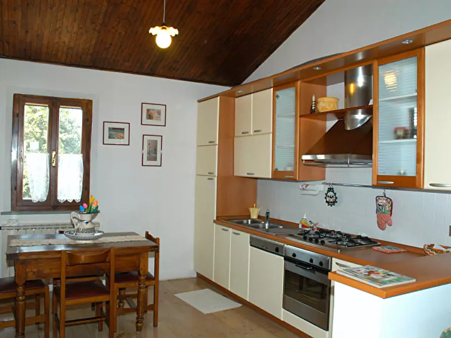 Immagine 12 di Rustico / casale in vendita  a Senigallia