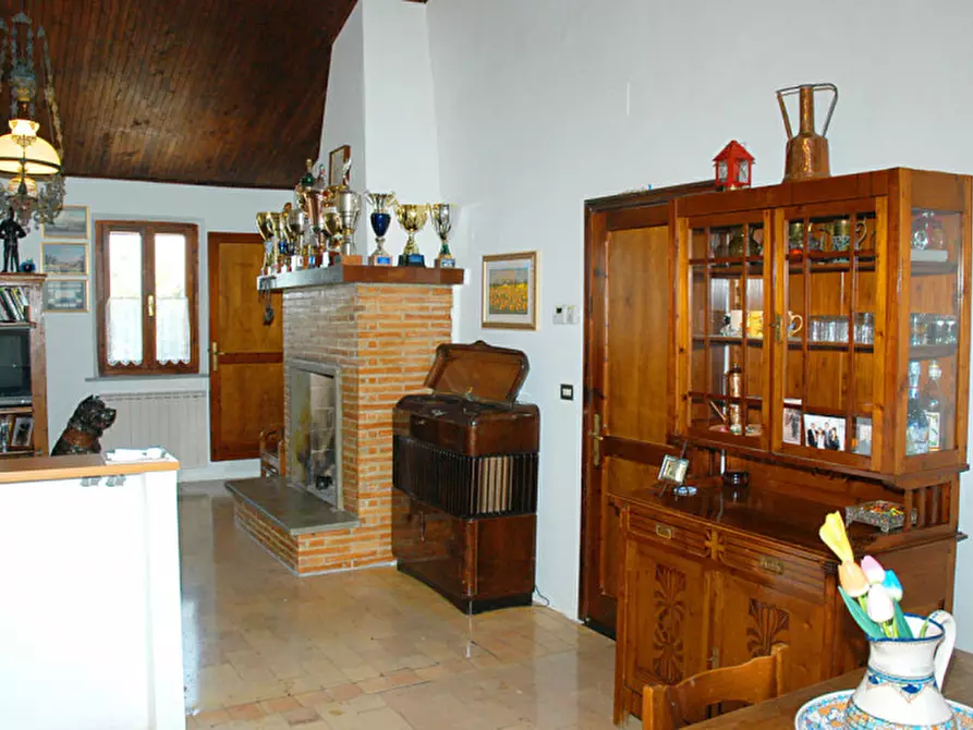 Immagine 13 di Rustico / casale in vendita  a Senigallia