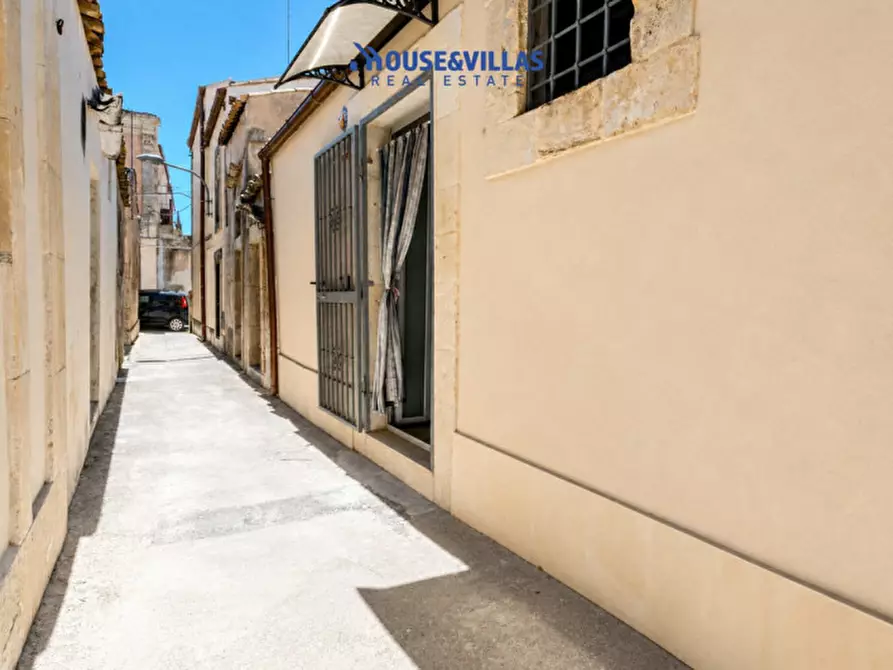 Immagine 3 di Casa indipendente in vendita  in Vico Battiloro a Noto