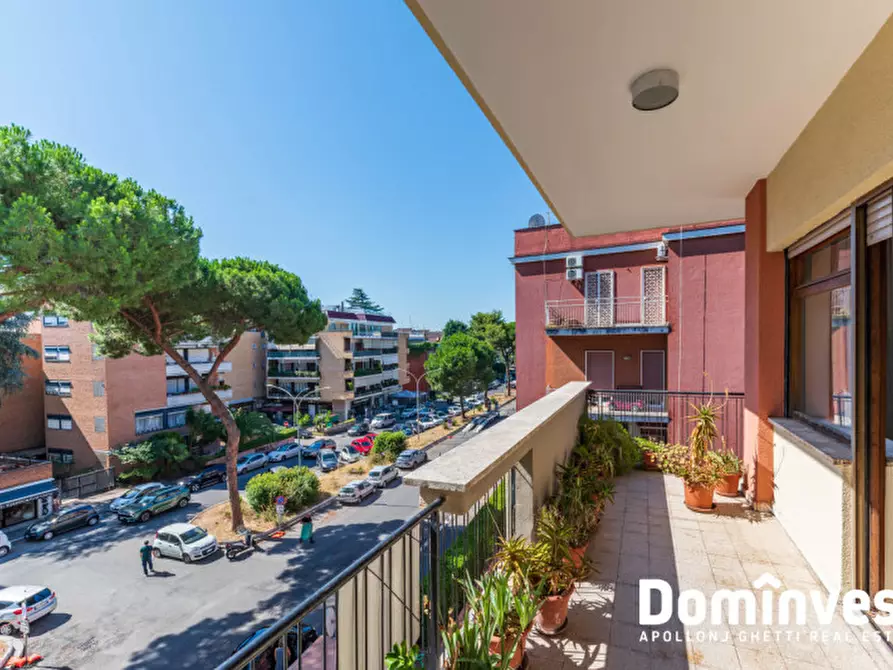 Immagine 1 di Appartamento in vendita  in Via Luigi Capuana a Roma