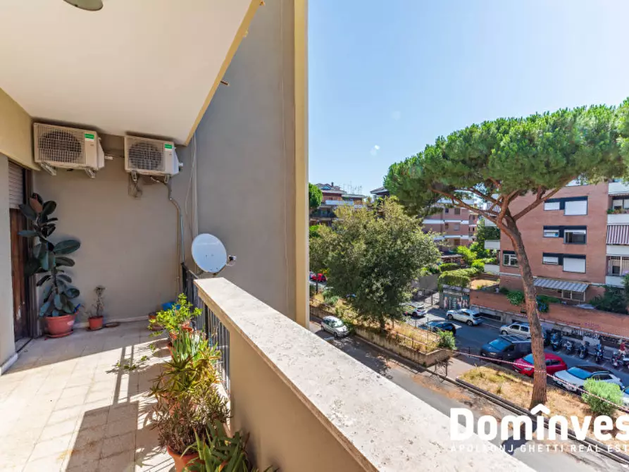 Immagine 8 di Appartamento in vendita  in Via Luigi Capuana a Roma