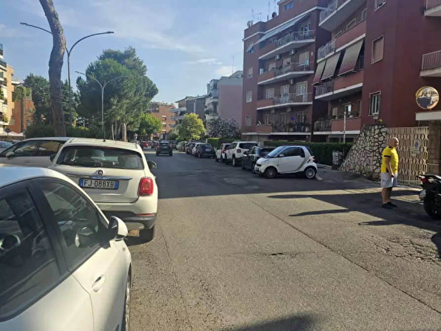 Immagine 37 di Appartamento in vendita  in Via Luigi Capuana a Roma