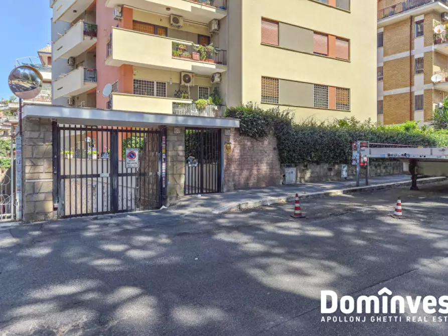 Immagine 40 di Appartamento in vendita  in Via Luigi Capuana a Roma
