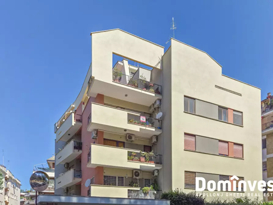 Immagine 42 di Appartamento in vendita  in Via Luigi Capuana a Roma