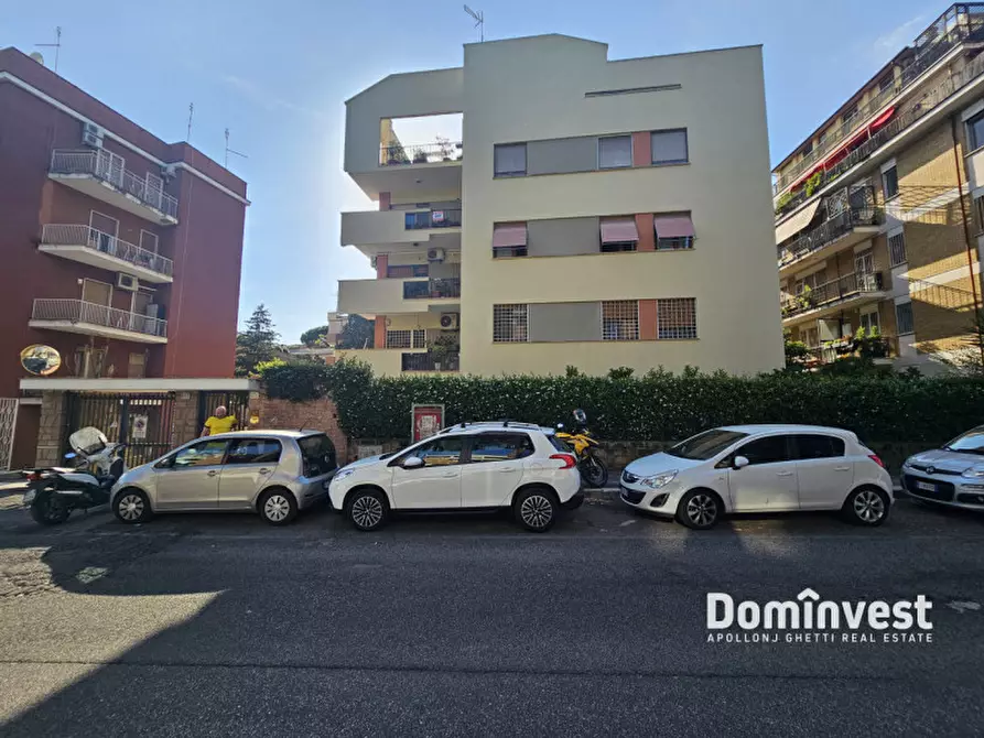 Immagine 43 di Appartamento in vendita  in Via Luigi Capuana a Roma