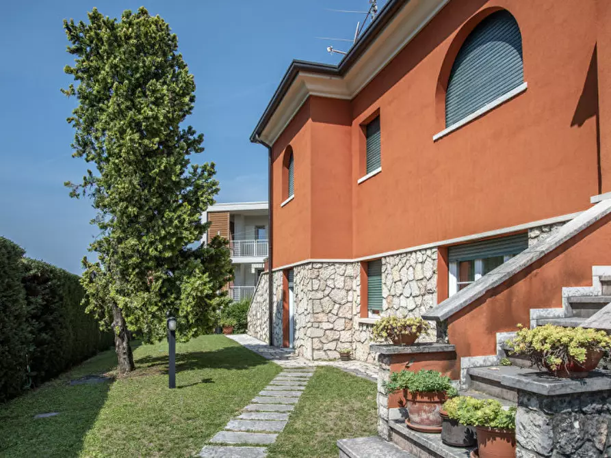 Immagine 2 di Villa in vendita  in via Don Gnocchi 113 a Garda