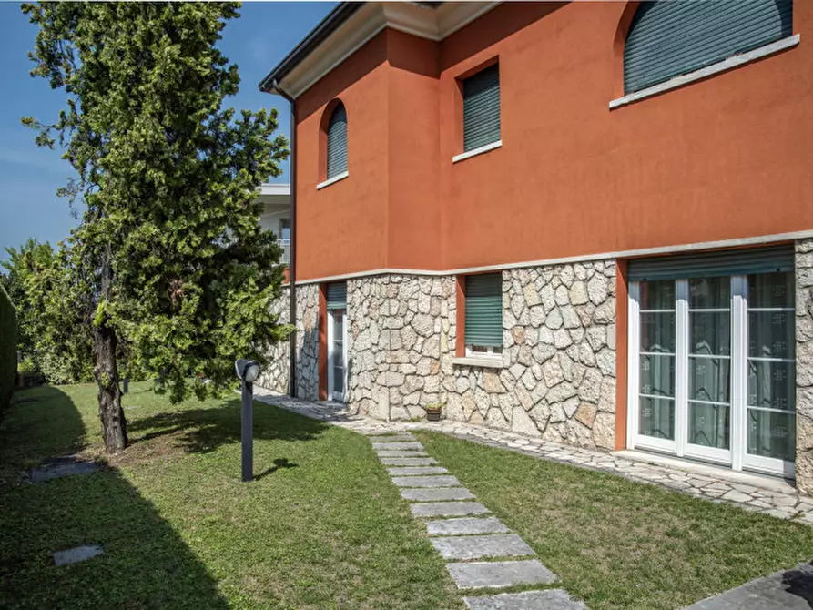 Immagine 26 di Villa in vendita  in via Don Gnocchi 113 a Garda