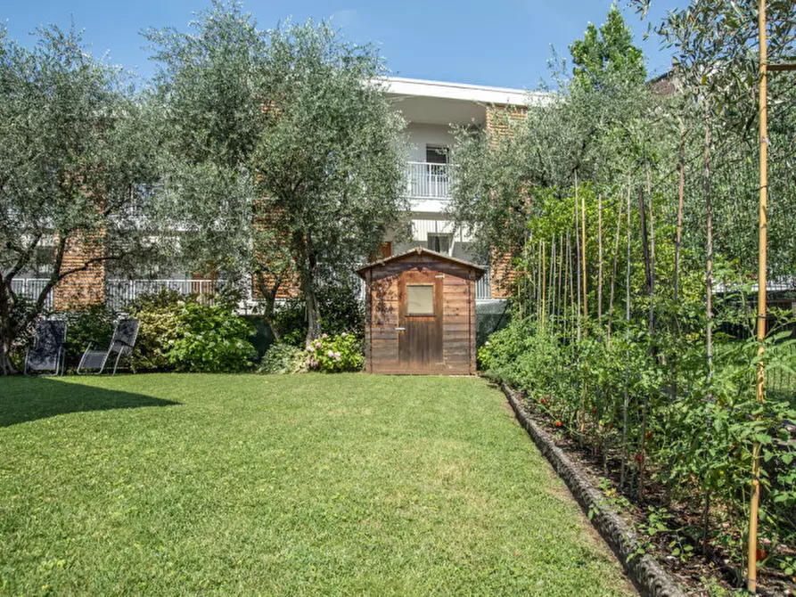 Immagine 33 di Villa in vendita  in via Don Gnocchi 113 a Garda