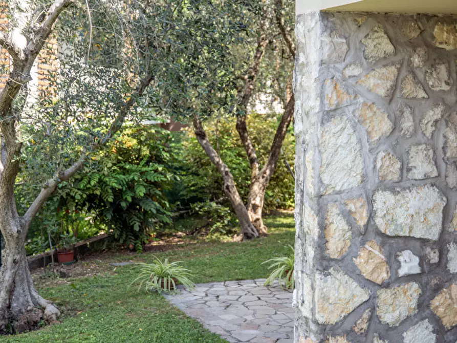 Immagine 37 di Villa in vendita  in via Don Gnocchi 113 a Garda