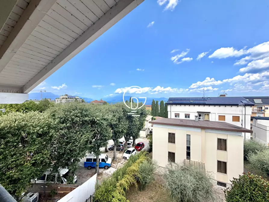 Immagine 9 di Attico in vendita  in Via Crocefisso a Desenzano Del Garda