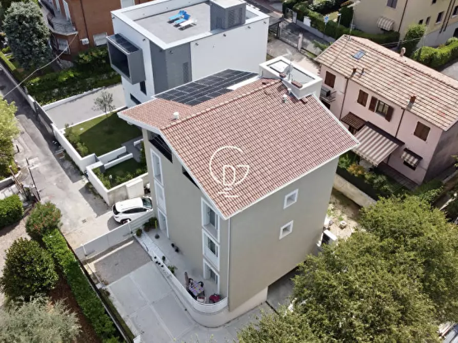 Immagine 32 di Attico in vendita  in Via Crocefisso a Desenzano Del Garda