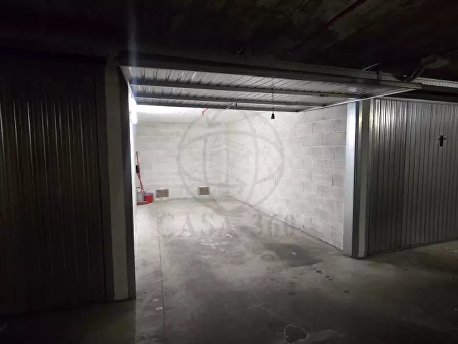 Immagine 3 di Garage in vendita  in Piazza Bruno Buozzi a Terni