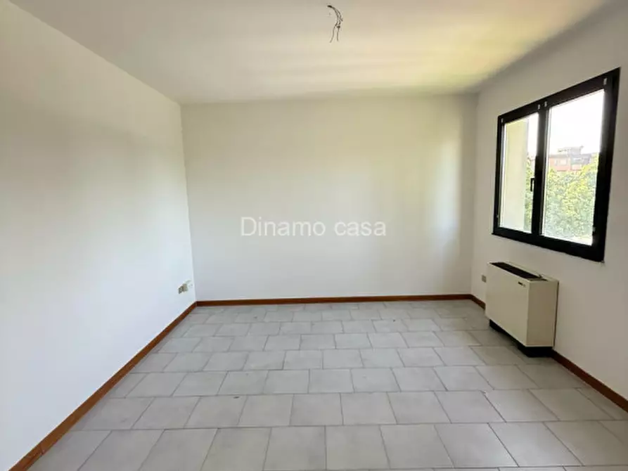 Immagine 10 di Ufficio in affitto  in Viale della Repubblica a Prato