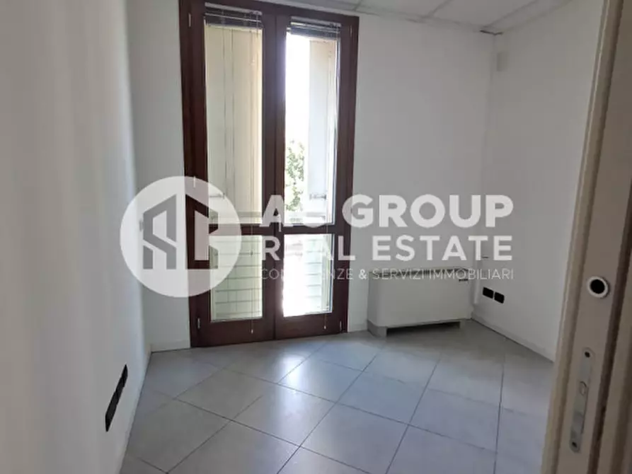 Immagine 4 di Ufficio in affitto  in Via E. de Balaguer a Saronno