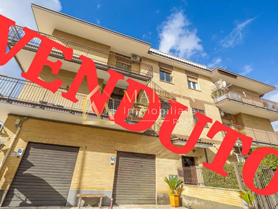 Immagine 1 di Appartamento in vendita  in Via Vergiate a Roma