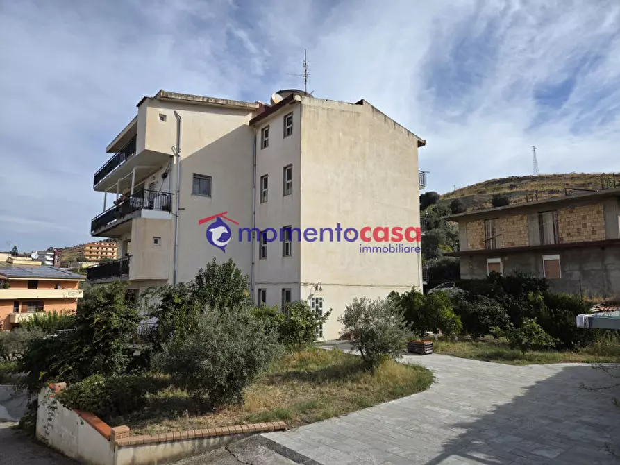 Immagine 9 di Appartamento in vendita  in CONTRADA MORLOQUIO a Reggio Di Calabria