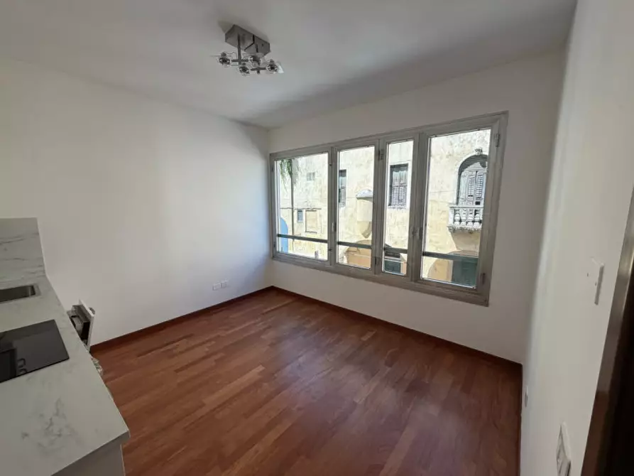 Immagine 1 di Appartamento in affitto  in Via dei Borromeo a Padova