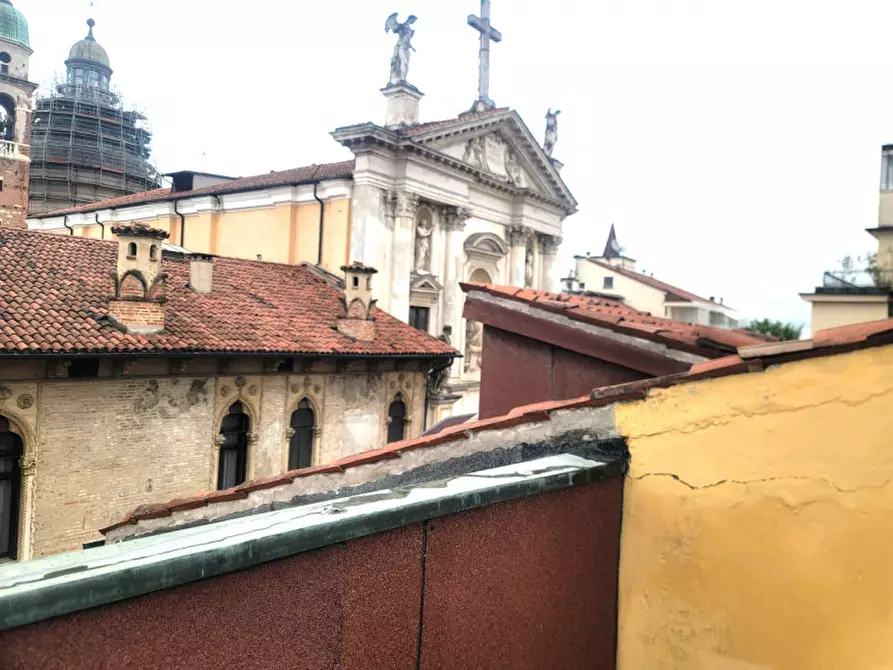 Immagine 29 di Appartamento in affitto  in via manin a Vicenza