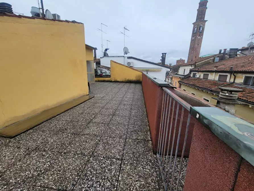 Immagine 34 di Appartamento in affitto  in via manin a Vicenza