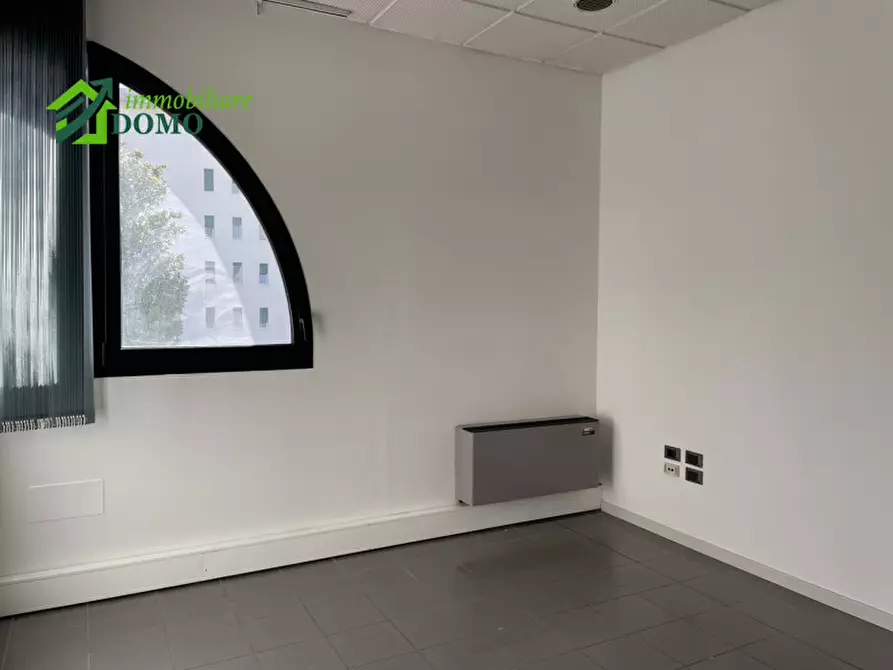 Immagine 5 di Ufficio in vendita  in schio a Schio