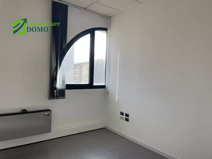 Immagine 8 di Ufficio in vendita  in schio a Schio