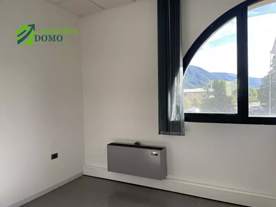 Immagine 9 di Ufficio in vendita  in schio a Schio
