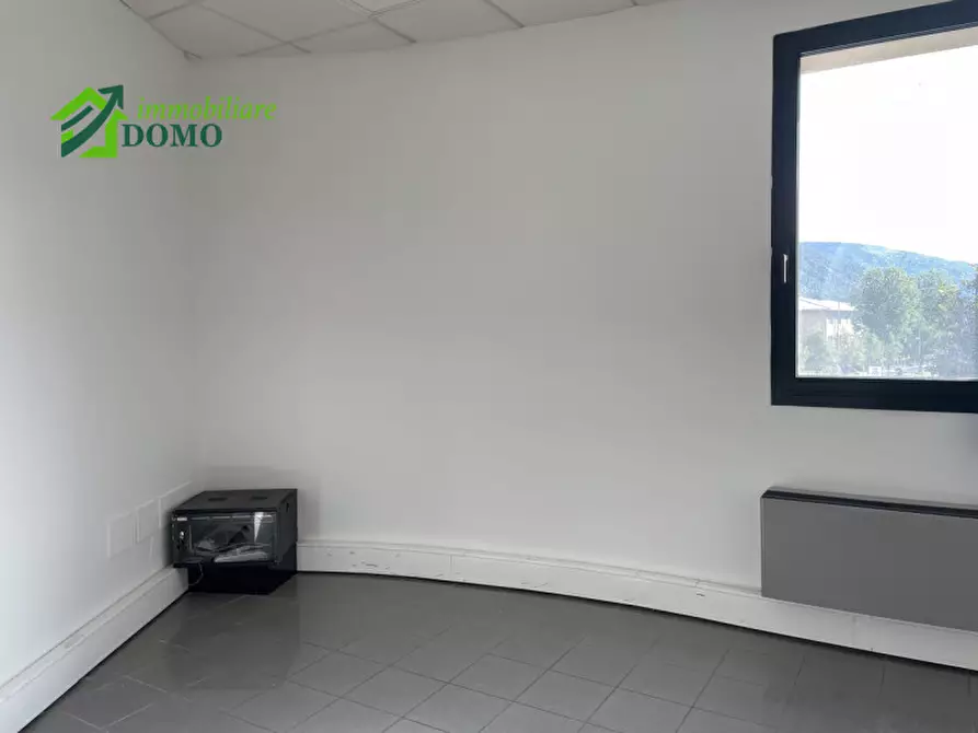 Immagine 11 di Ufficio in vendita  in schio a Schio